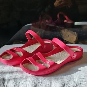 Crocs Hot Pink Cleo ii Size 7